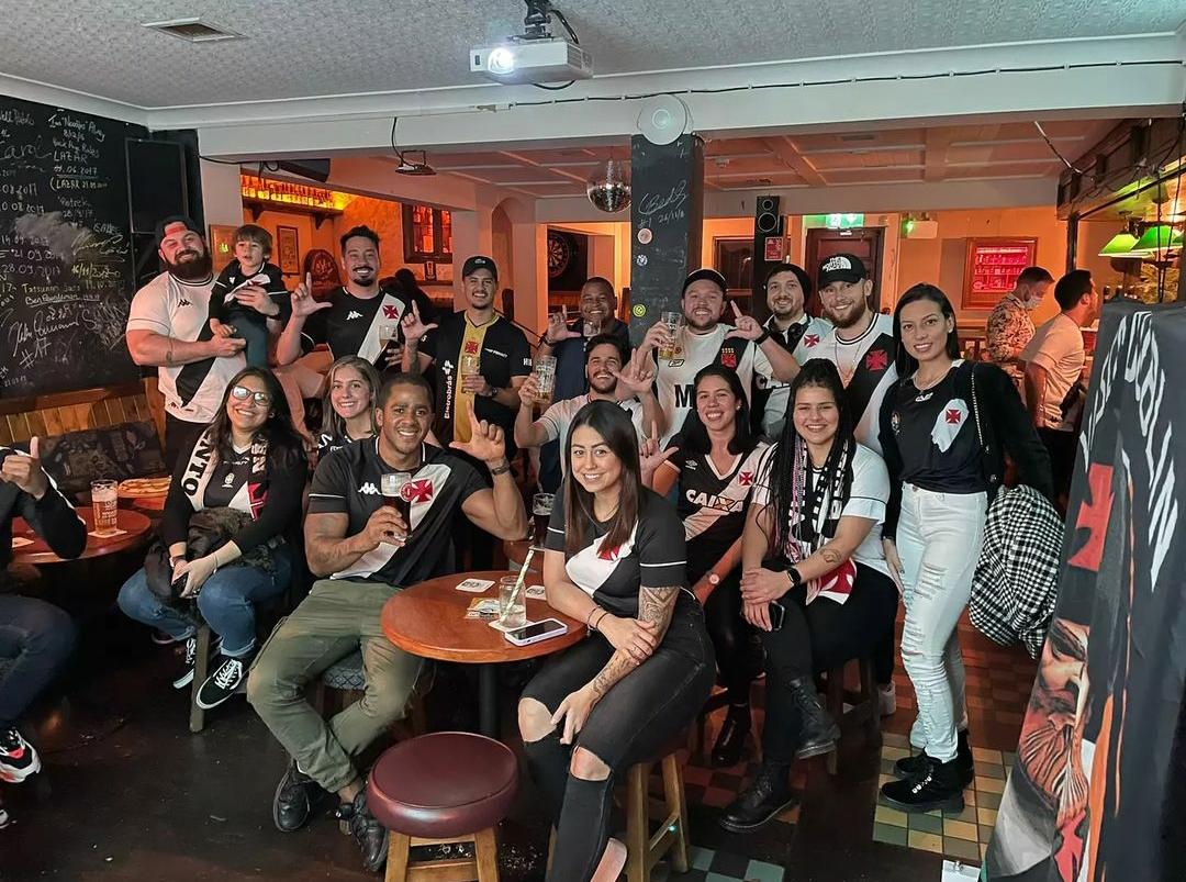 Vasco Dublin fans at Woodshed bar