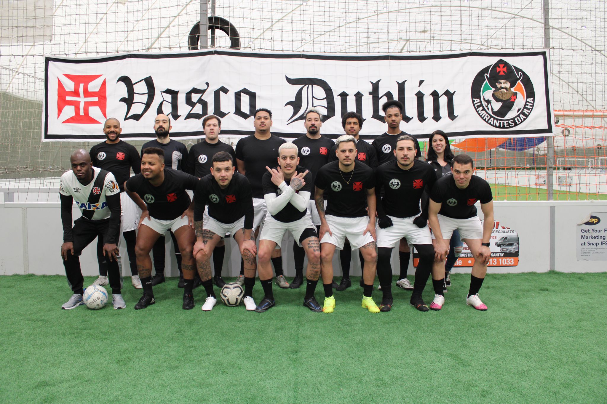 Vasco Dublin players posing pre game